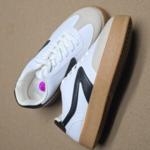 Dolce vita Russo sneakers size 8.5